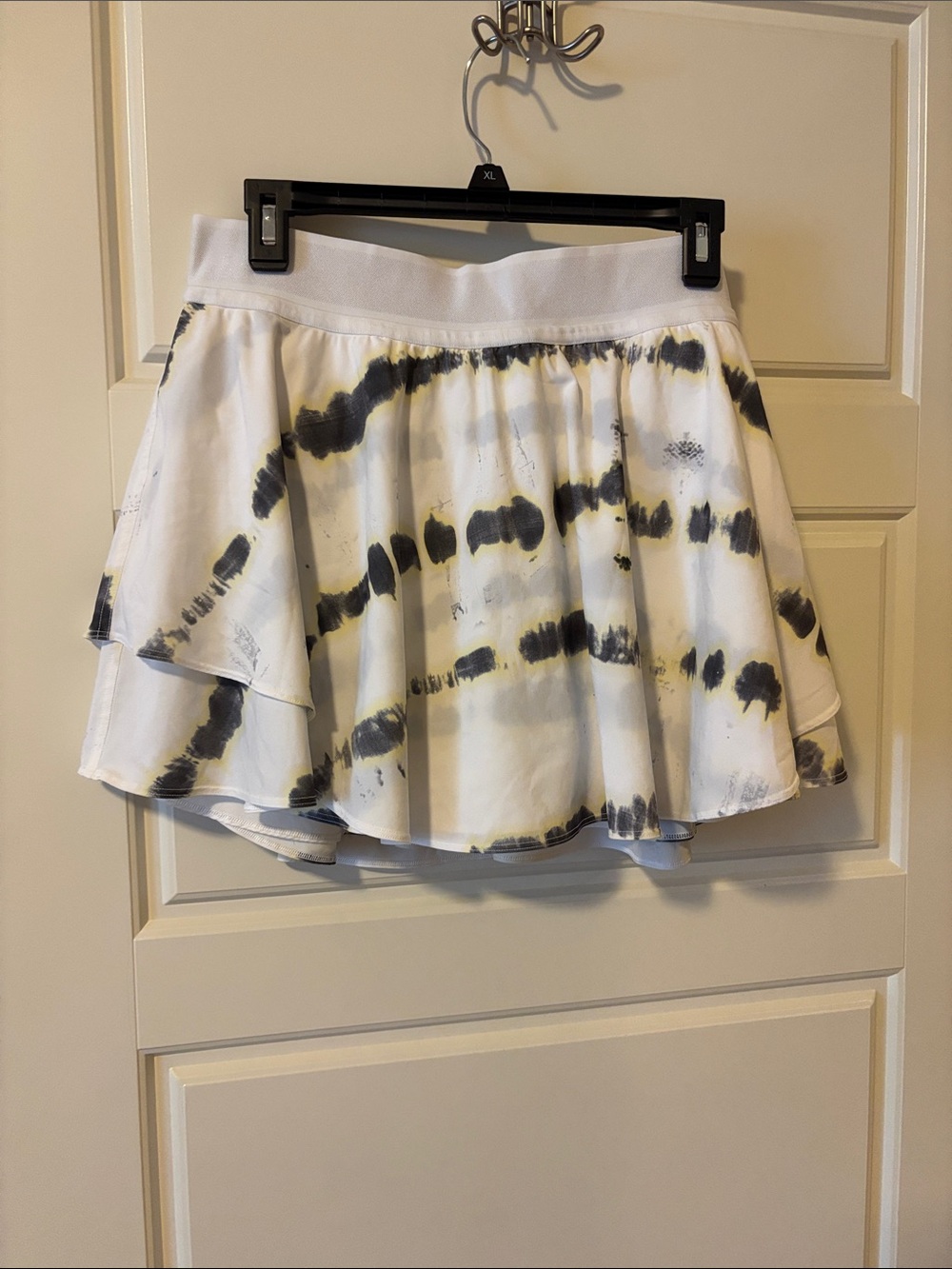 lululemon White and Black Tie-Dye Skater Skirt